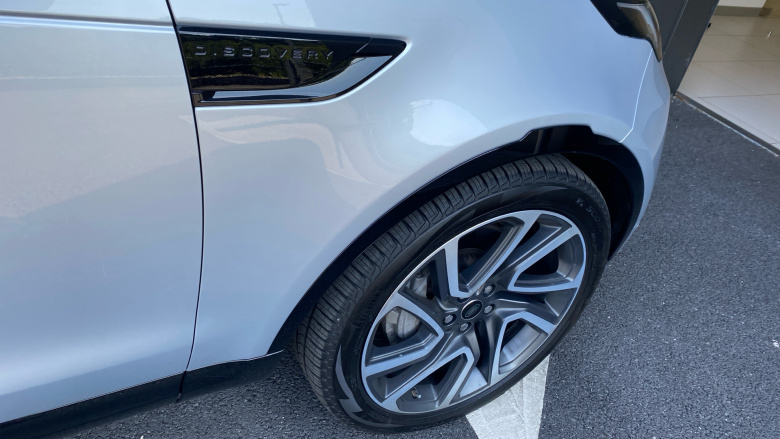 Land Rover Discovery 3.0 D300 R-Dynamic HSE 5dr Auto Diesel Station Wagon